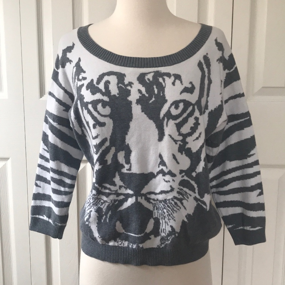 Express sweater with three quarter sleeves